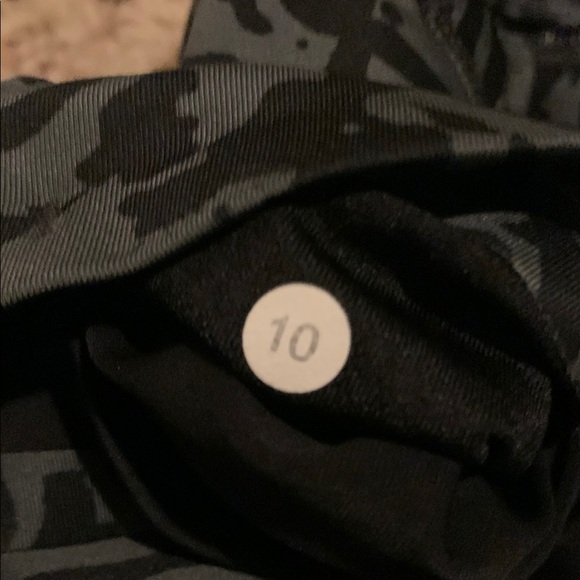 Lululemon Athletica High-Waisted Black and Gray Leggings with Mesh Panels - Picture 9 of 9